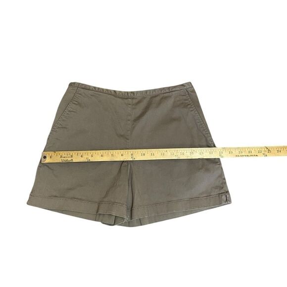 Ann Taylor Stretch 4 Khaki shorts flat front with side zipper / button - Picture 5 of 9